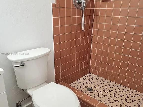 最近售出: $435,000 (3 贝兹, 2 浴室, 1504 平方英尺)