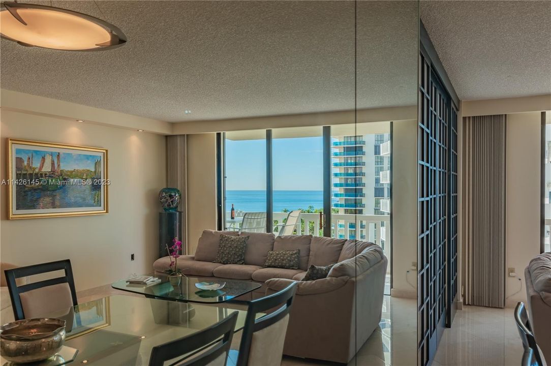 Recently Sold: $1,200,000 (2 beds, 2 baths, 1388 Square Feet)