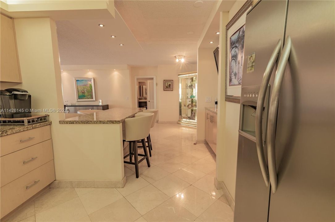 Recently Sold: $1,200,000 (2 beds, 2 baths, 1388 Square Feet)