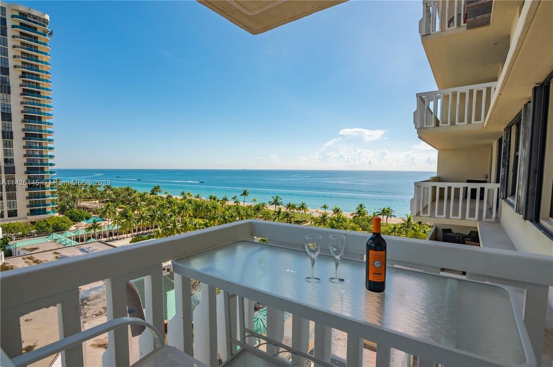 Recently Sold: $1,200,000 (2 beds, 2 baths, 1388 Square Feet)