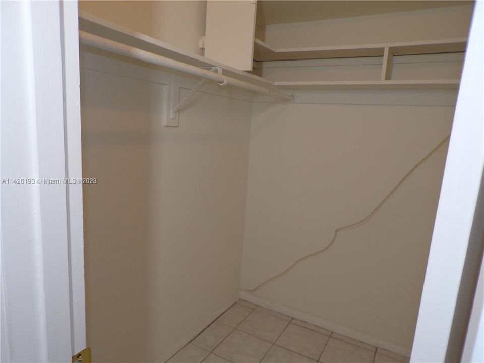 Recently Sold: $209,900 (1 beds, 1 baths, 768 Square Feet)