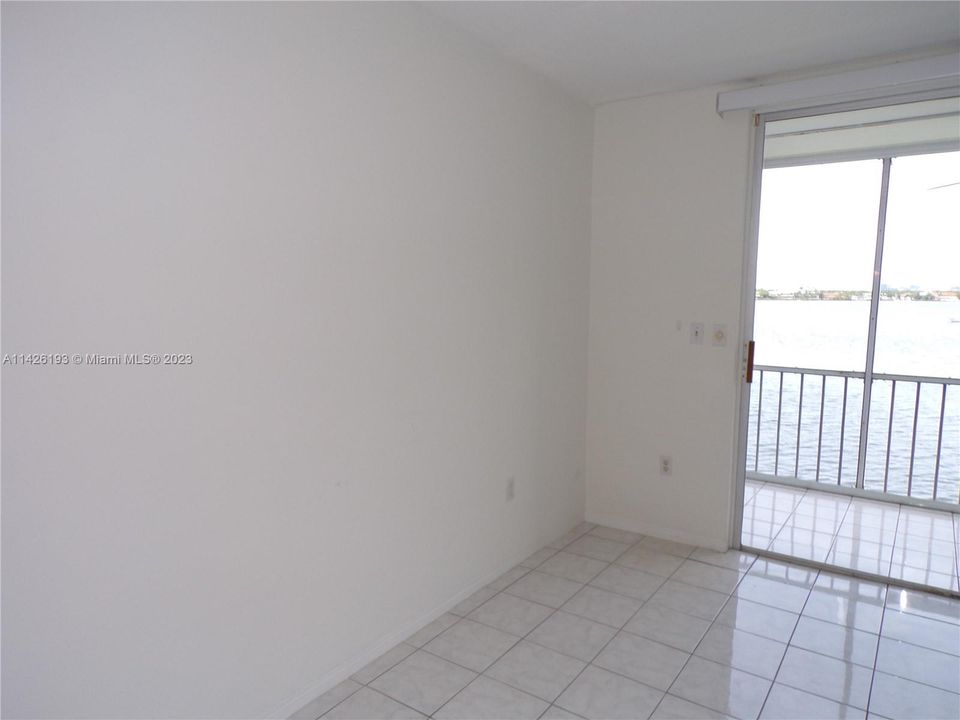 Recently Sold: $209,900 (1 beds, 1 baths, 768 Square Feet)