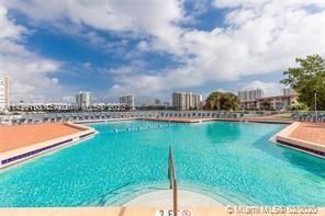 Recently Sold: $209,900 (1 beds, 1 baths, 768 Square Feet)