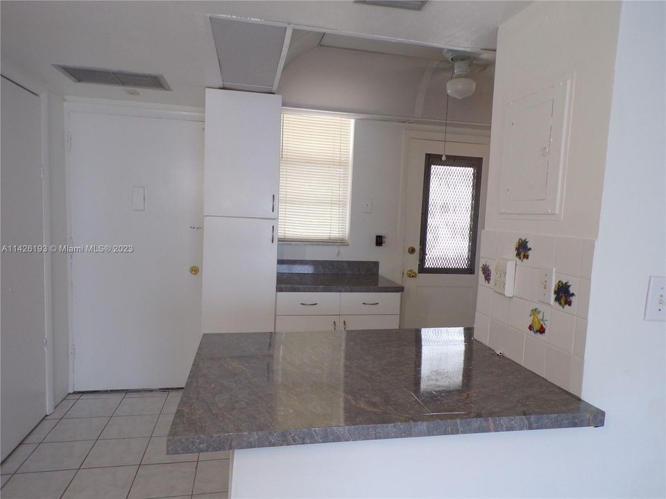 Recently Sold: $209,900 (1 beds, 1 baths, 768 Square Feet)