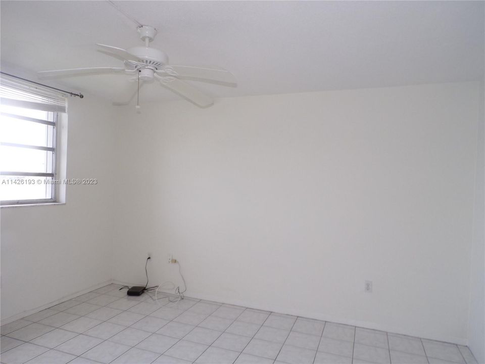 Recently Sold: $209,900 (1 beds, 1 baths, 768 Square Feet)