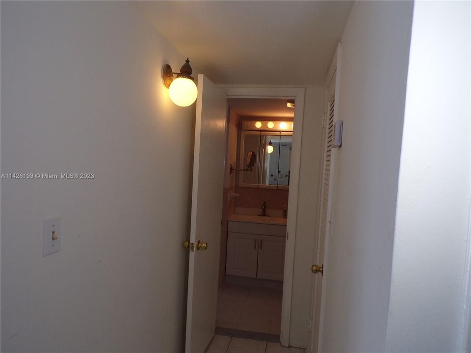 Recently Sold: $209,900 (1 beds, 1 baths, 768 Square Feet)