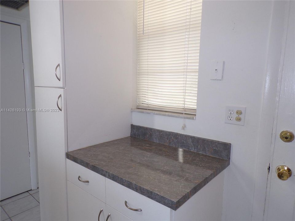 Recently Sold: $209,900 (1 beds, 1 baths, 768 Square Feet)