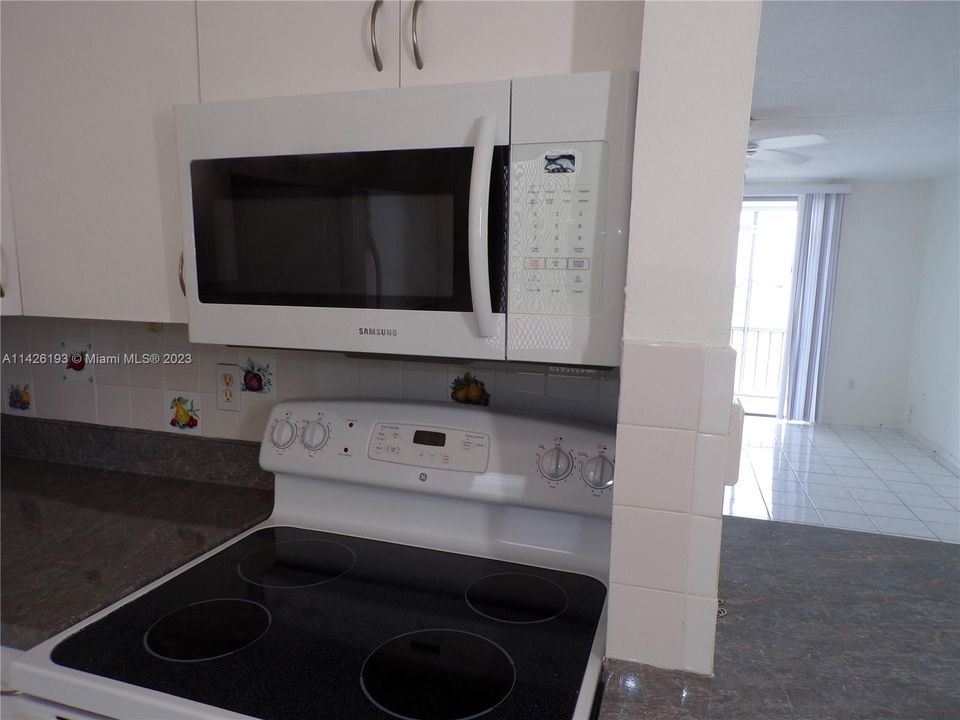 Recently Sold: $209,900 (1 beds, 1 baths, 768 Square Feet)