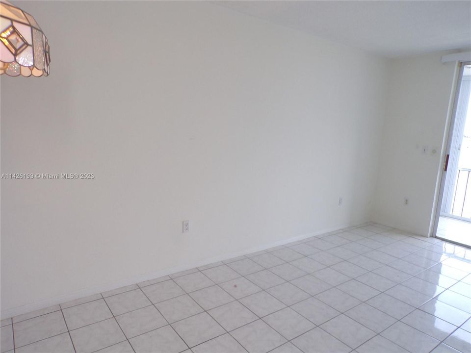 Recently Sold: $209,900 (1 beds, 1 baths, 768 Square Feet)