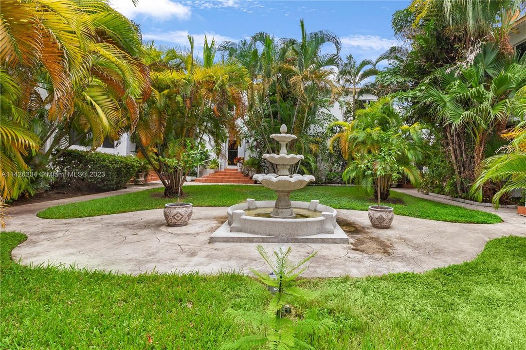 Недавно продано: $315,000 (1 спален, 1 ванн, 520 Квадратных фут)