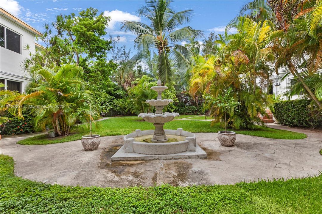 Недавно продано: $315,000 (1 спален, 1 ванн, 520 Квадратных фут)