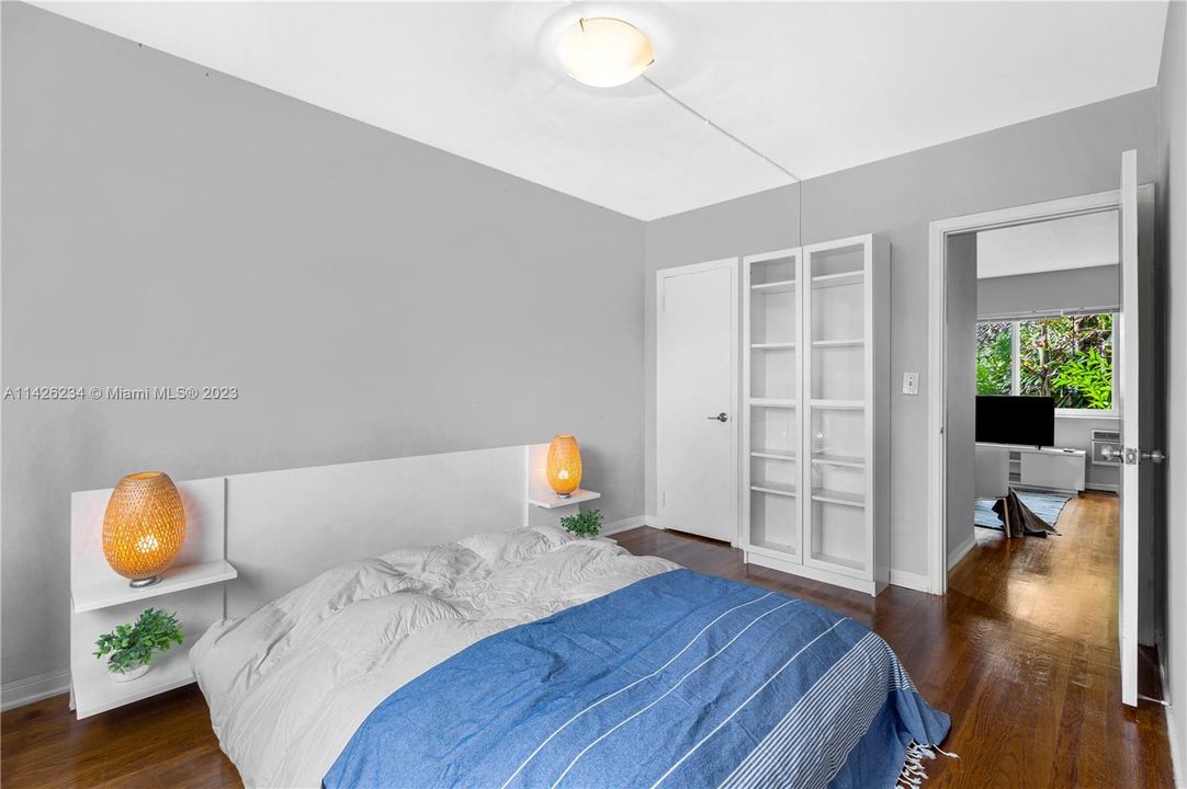 Недавно продано: $315,000 (1 спален, 1 ванн, 520 Квадратных фут)