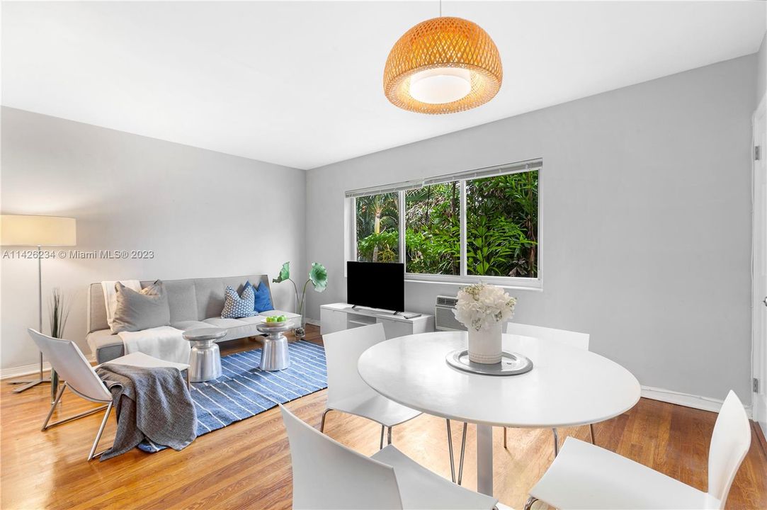 Недавно продано: $315,000 (1 спален, 1 ванн, 520 Квадратных фут)