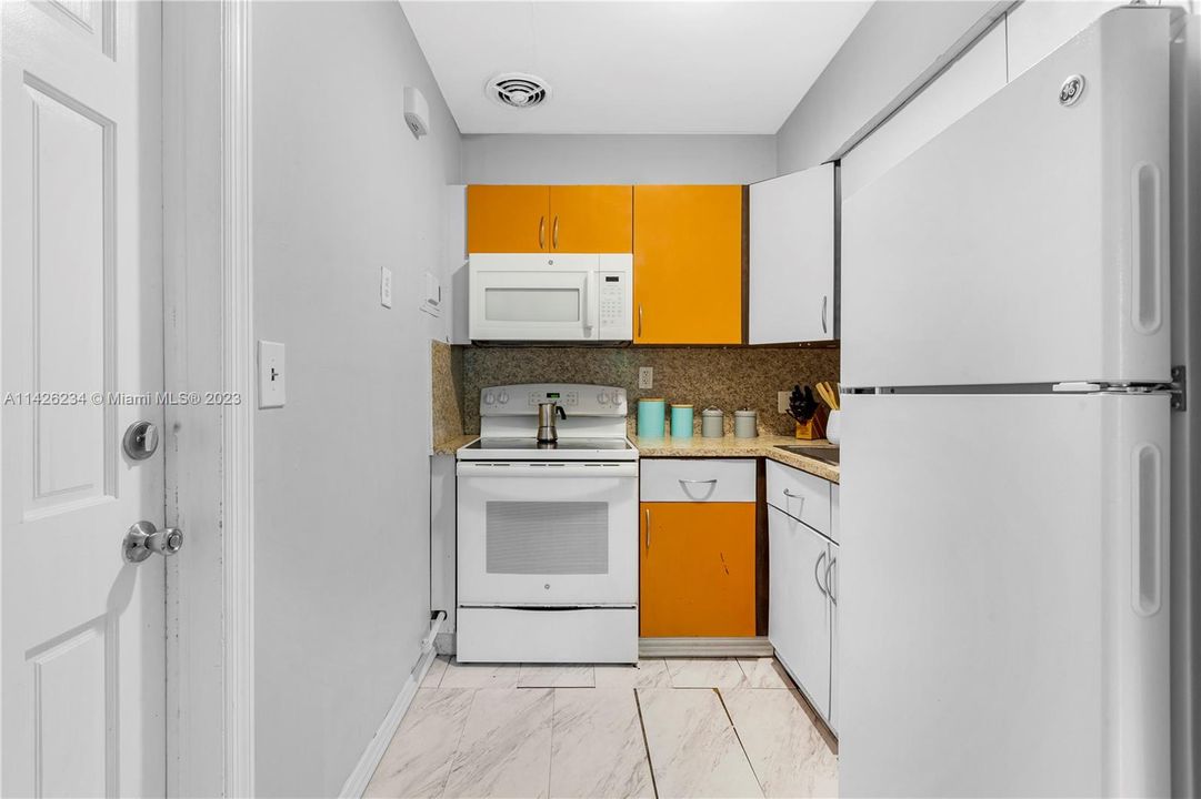 Недавно продано: $315,000 (1 спален, 1 ванн, 520 Квадратных фут)