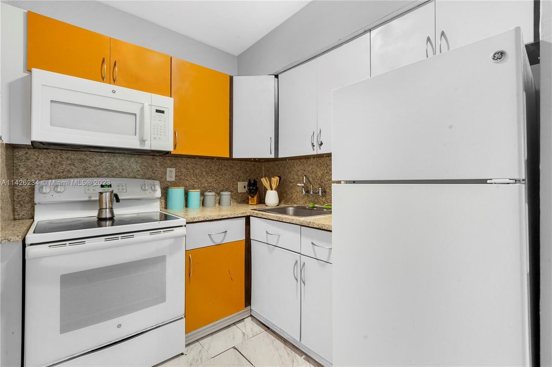 Недавно продано: $315,000 (1 спален, 1 ванн, 520 Квадратных фут)