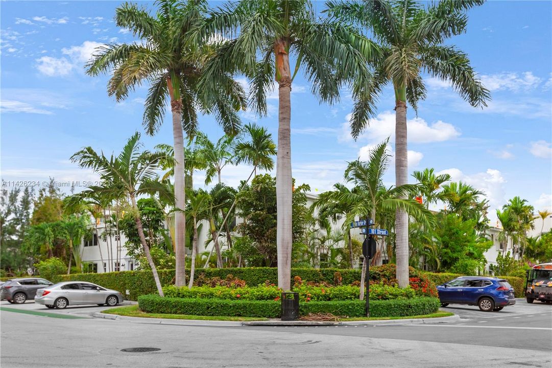 Недавно продано: $315,000 (1 спален, 1 ванн, 520 Квадратных фут)