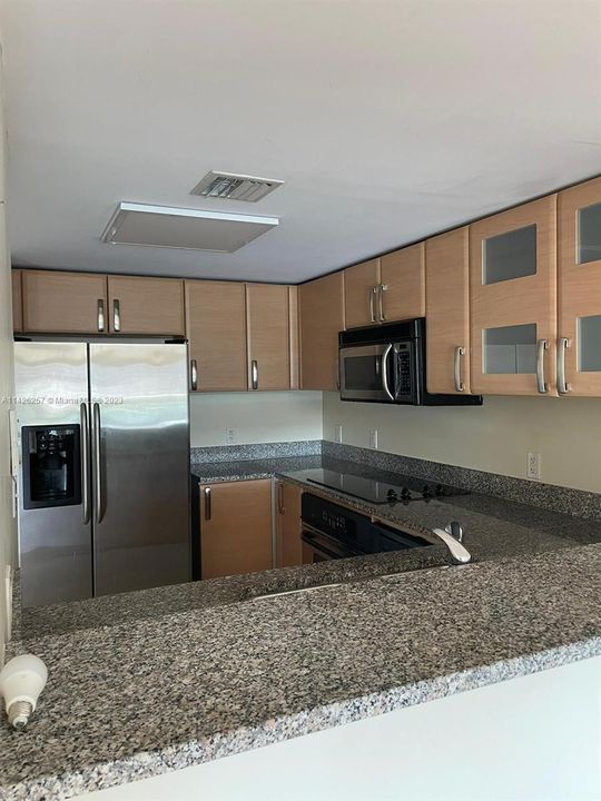 Recently Sold: $515,000 (1 beds, 1 baths, 791 Square Feet)