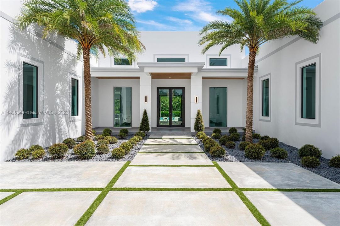 Recently Sold: $4,750,000 (5 beds, 6 baths, 4817 Square Feet)