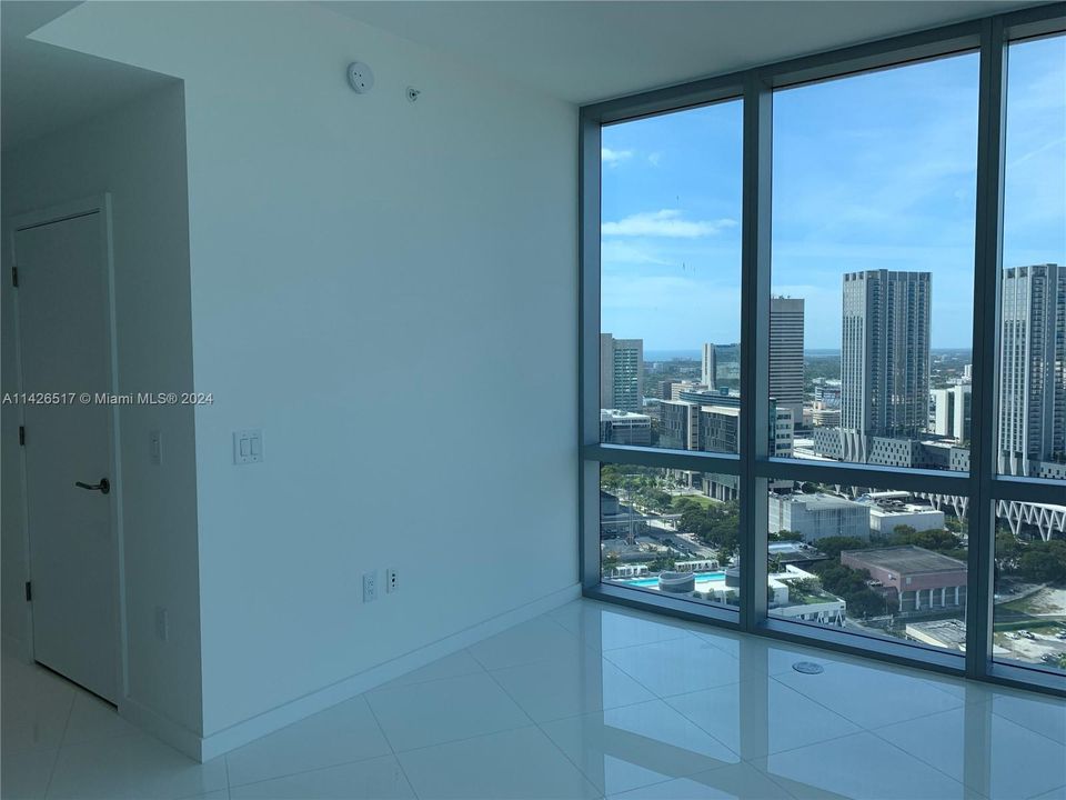 For Sale: $609,000 (1 beds, 1 baths, 937 Square Feet)