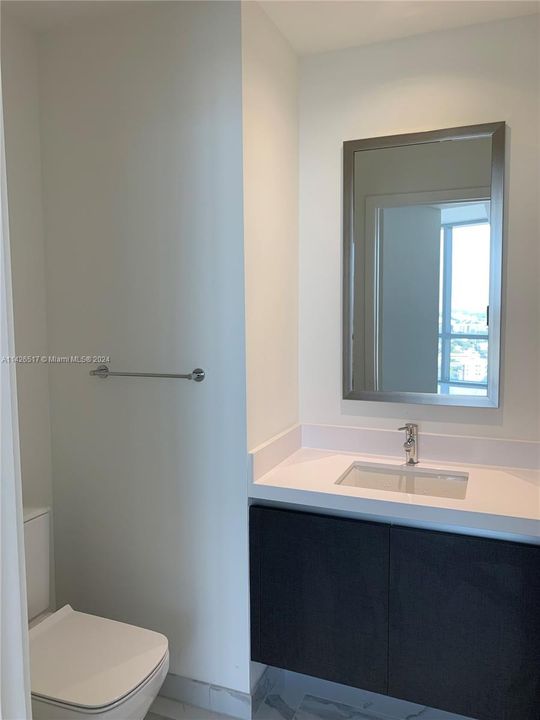For Sale: $609,000 (1 beds, 1 baths, 937 Square Feet)