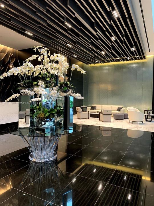 For Sale: $609,000 (1 beds, 1 baths, 937 Square Feet)