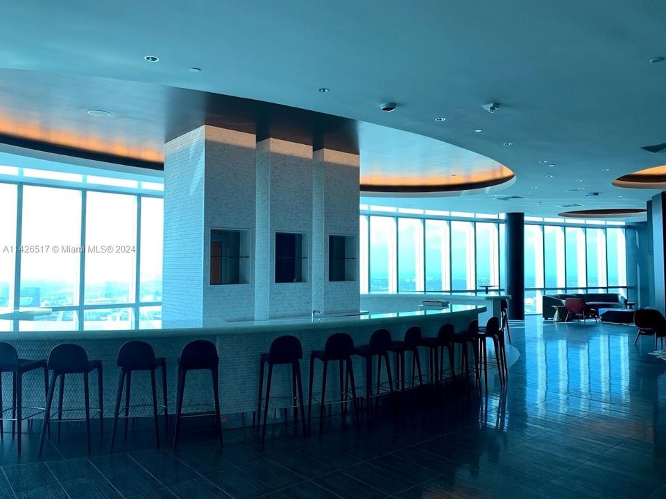 For Sale: $609,000 (1 beds, 1 baths, 937 Square Feet)
