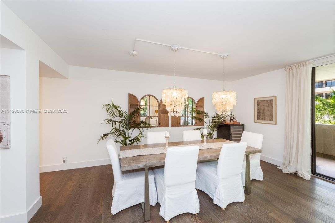 Recently Sold: $1,320,000 (3 beds, 2 baths, 1820 Square Feet)