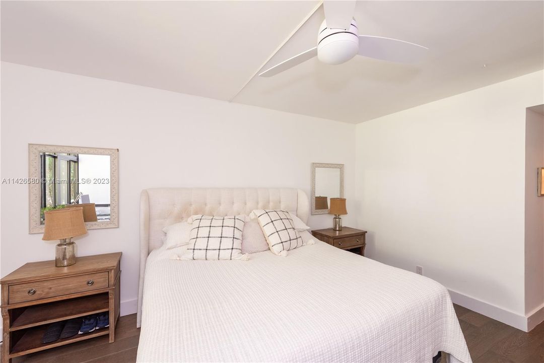 Recently Sold: $1,320,000 (3 beds, 2 baths, 1820 Square Feet)