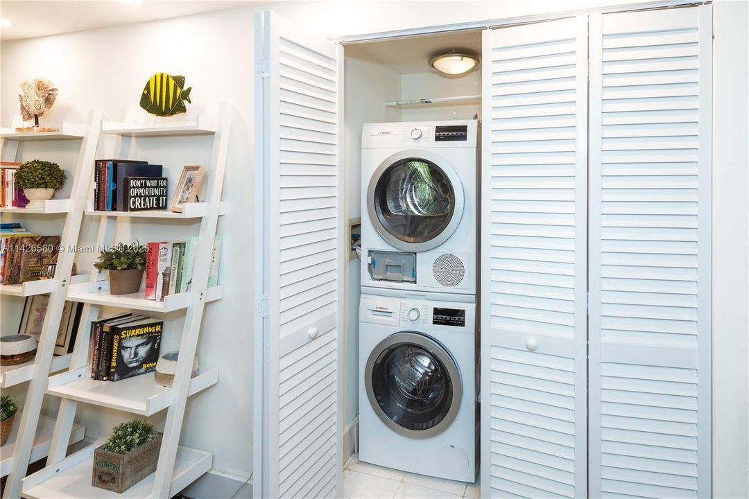 Recently Sold: $1,320,000 (3 beds, 2 baths, 1820 Square Feet)