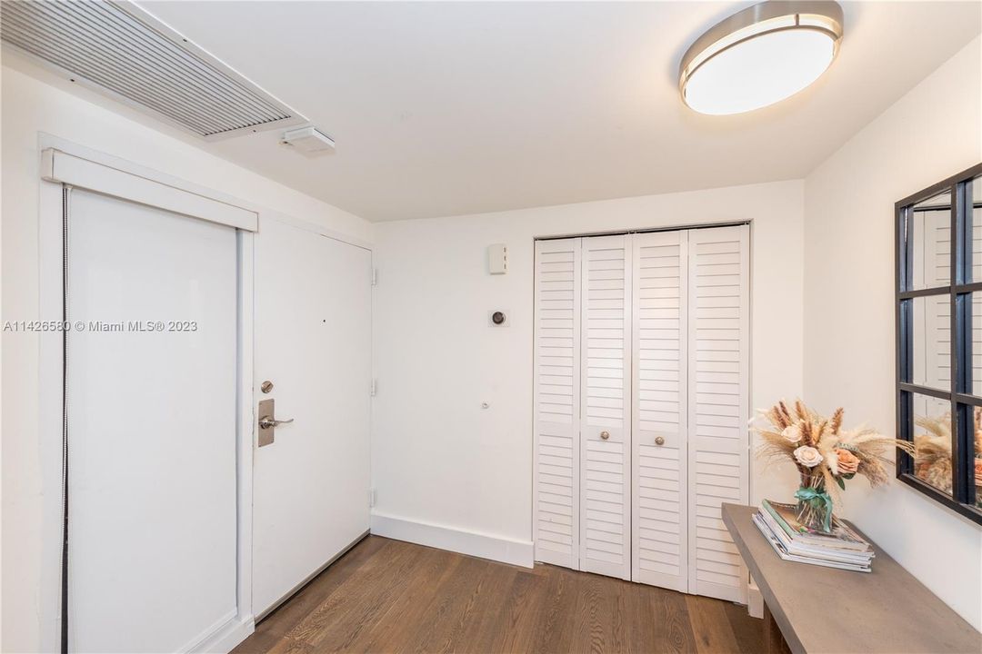 Recently Sold: $1,320,000 (3 beds, 2 baths, 1820 Square Feet)