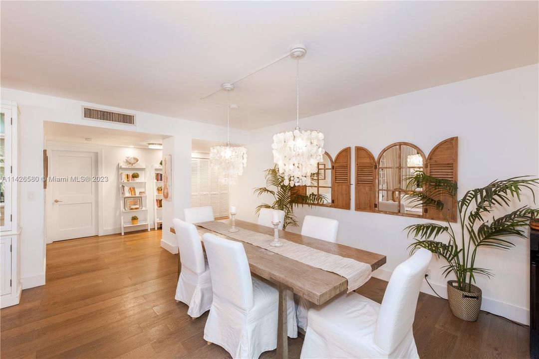 Recently Sold: $1,320,000 (3 beds, 2 baths, 1820 Square Feet)