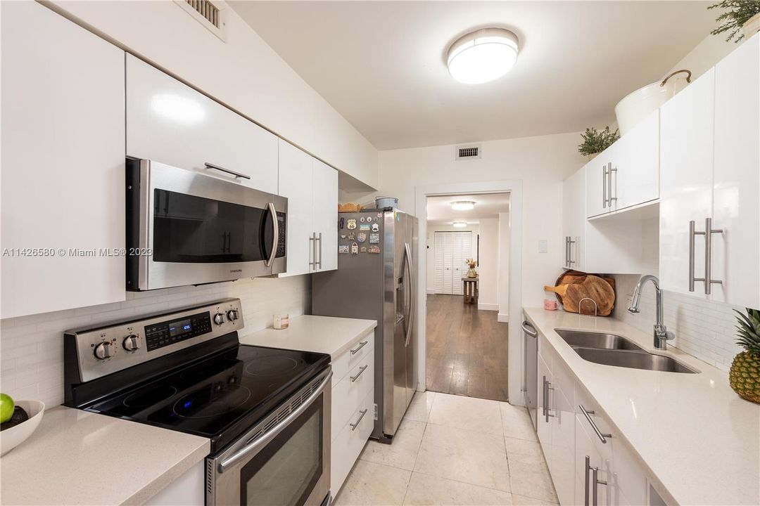 Recently Sold: $1,320,000 (3 beds, 2 baths, 1820 Square Feet)