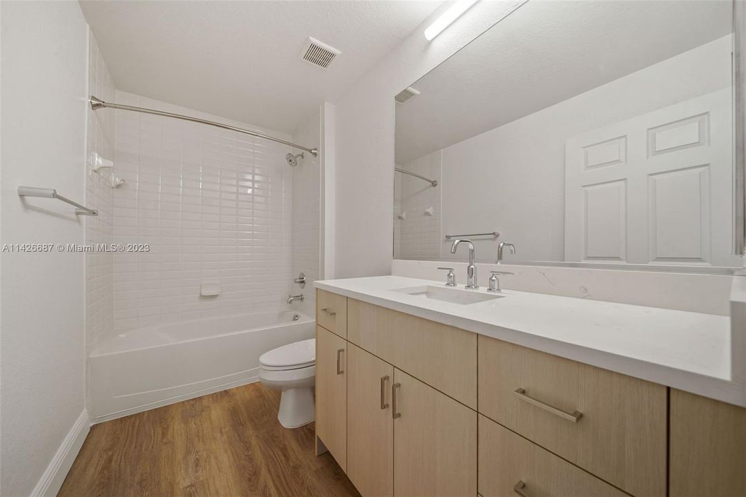 Recently Rented: $2,596 (2 beds, 2 baths, 1059 Square Feet)