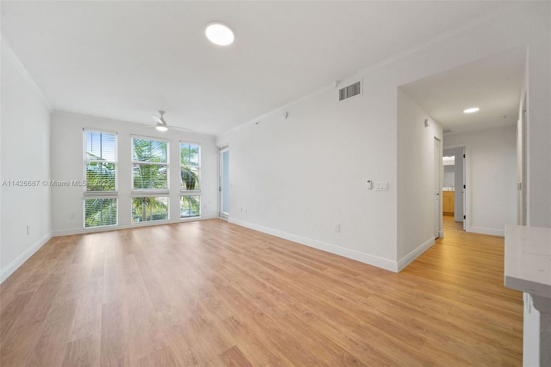 Recently Rented: $2,596 (2 beds, 2 baths, 1059 Square Feet)