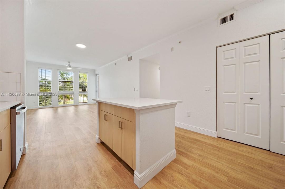 Recently Rented: $2,596 (2 beds, 2 baths, 1059 Square Feet)