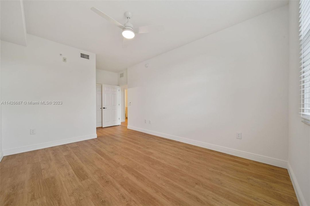 Recently Rented: $2,596 (2 beds, 2 baths, 1059 Square Feet)