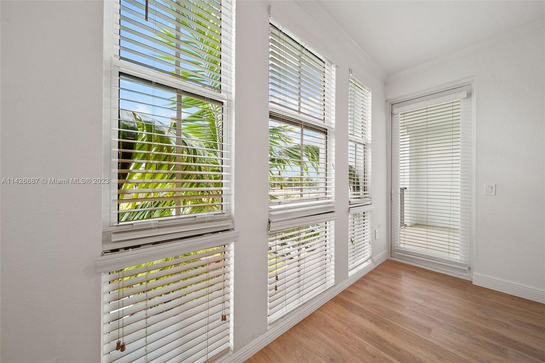 Recently Rented: $2,596 (2 beds, 2 baths, 1059 Square Feet)