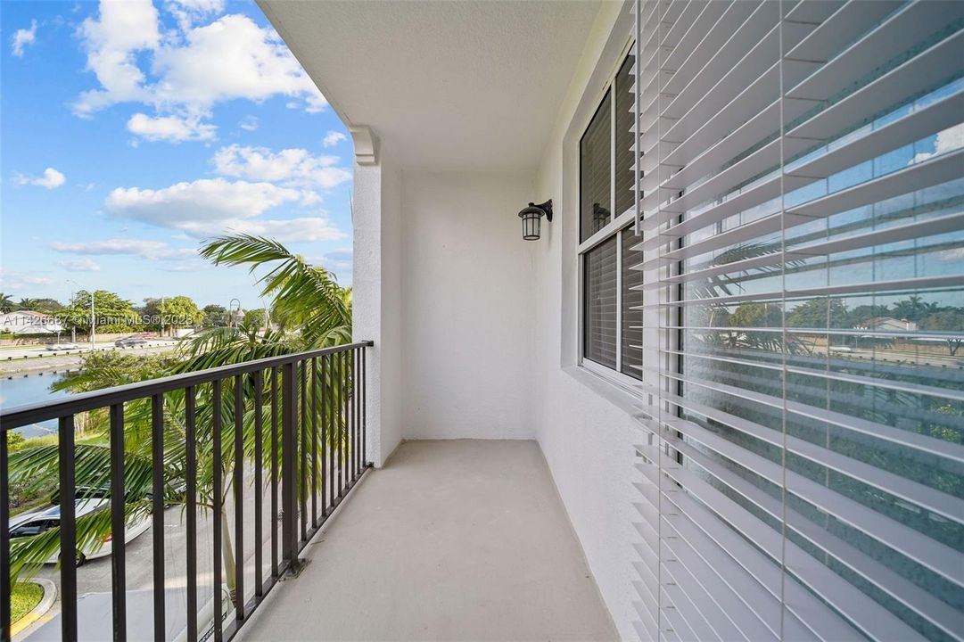 Recently Rented: $2,596 (2 beds, 2 baths, 1059 Square Feet)