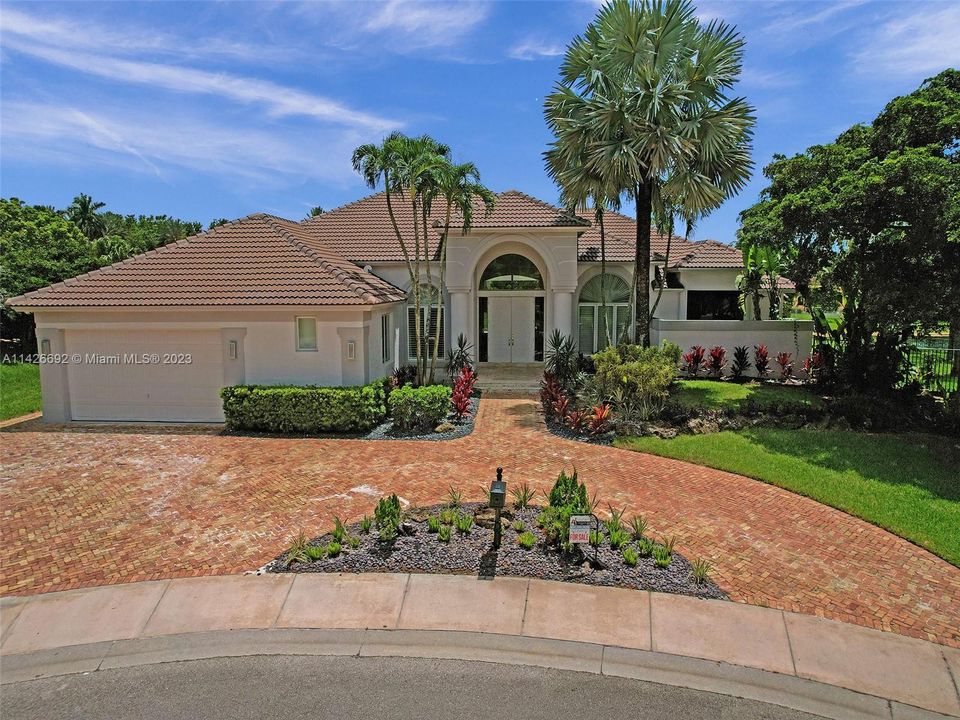 Recently Sold: $2,790,000 (7 beds, 7 baths, 5488 Square Feet)