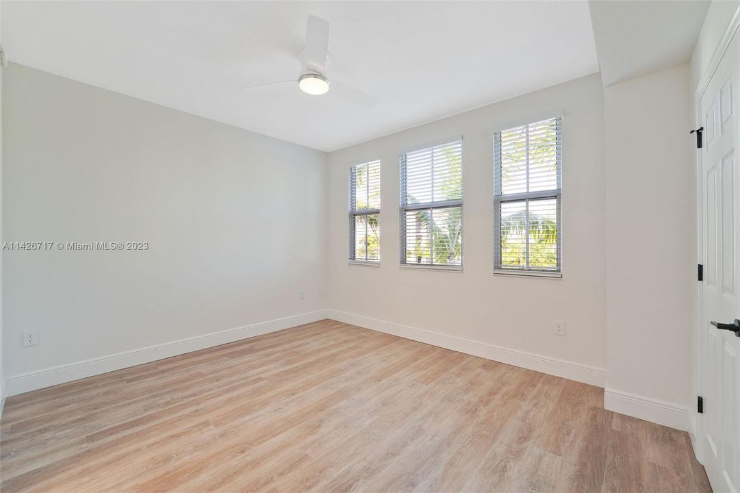 Recently Rented: $3,217 (2 beds, 2 baths, 1337 Square Feet)