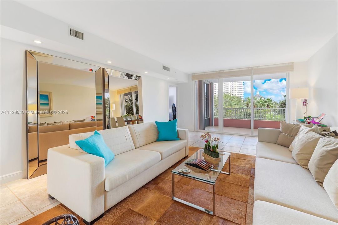 Recently Sold: $2,549,000 (3 beds, 4 baths, 2500 Square Feet)