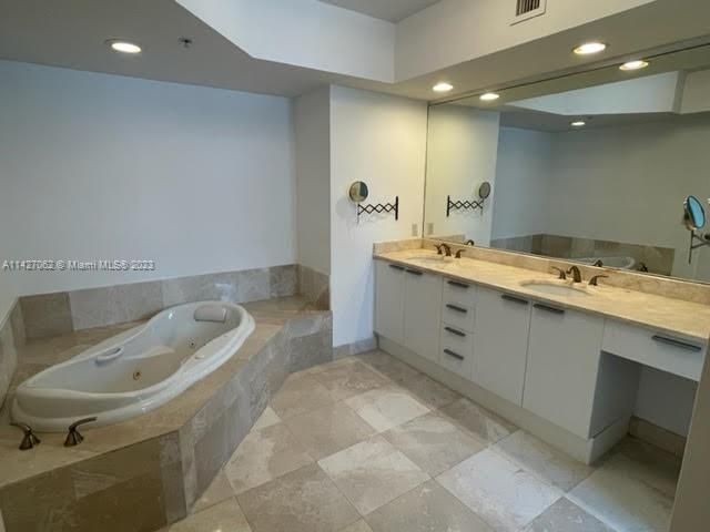 Недавно арендовано: $4,300 (3 спален, 3 ванн, 2048 Квадратных фут)