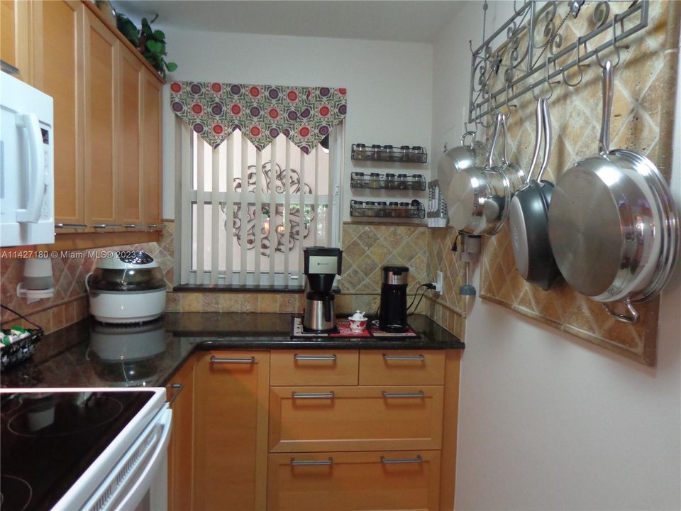 Recently Sold: $309,900 (3 beds, 2 baths, 1260 Square Feet)