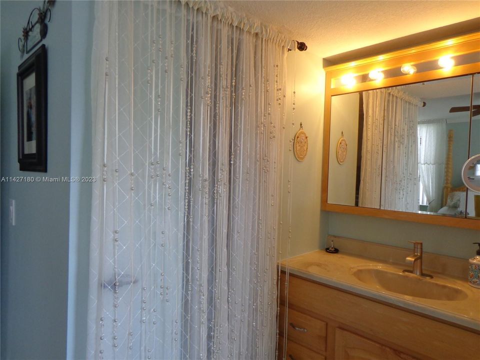 Recently Sold: $309,900 (3 beds, 2 baths, 1260 Square Feet)