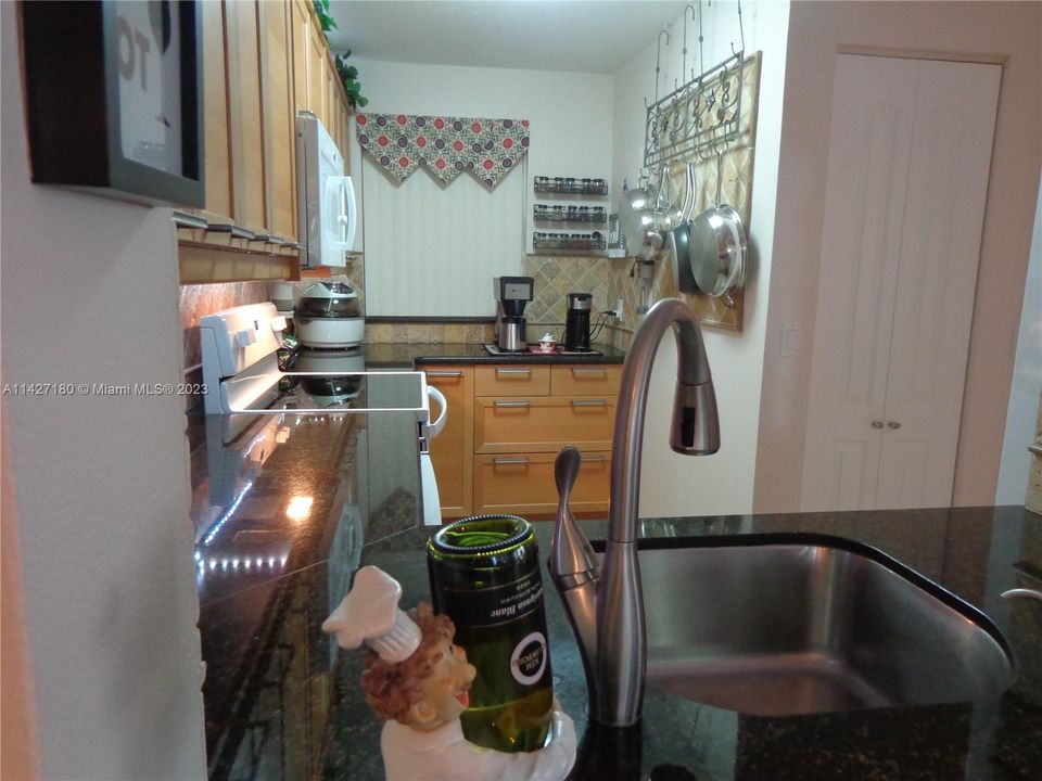 Recently Sold: $309,900 (3 beds, 2 baths, 1260 Square Feet)