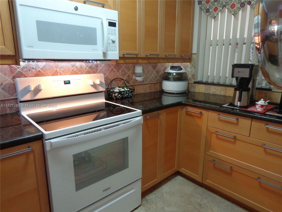 Recently Sold: $309,900 (3 beds, 2 baths, 1260 Square Feet)