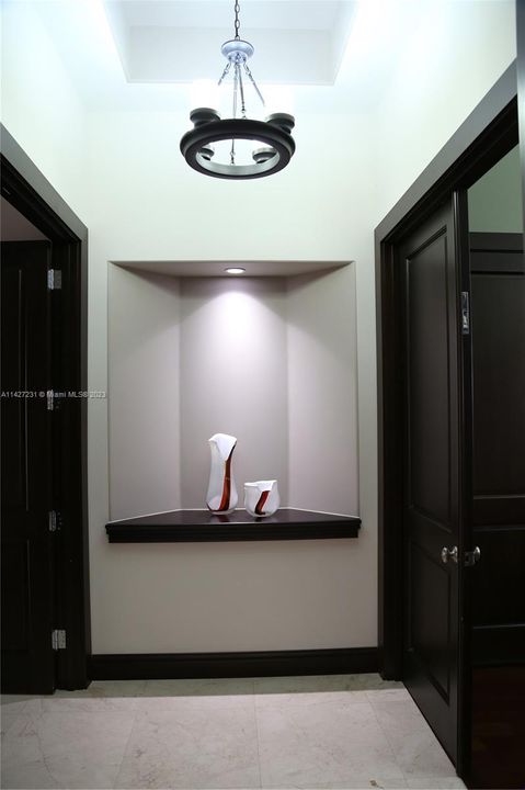 最近售出: $2,800,000 (7 贝兹, 4 浴室, 5965 平方英尺)