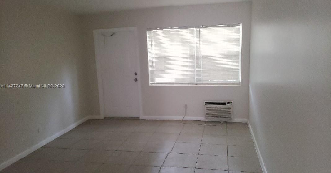 Recently Rented: $1,450 (1 beds, 1 baths, 552 Square Feet)