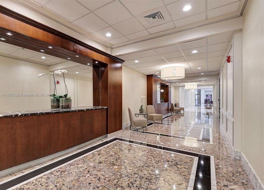 Recently Sold: $485,000 (1 beds, 1 baths, 930 Square Feet)