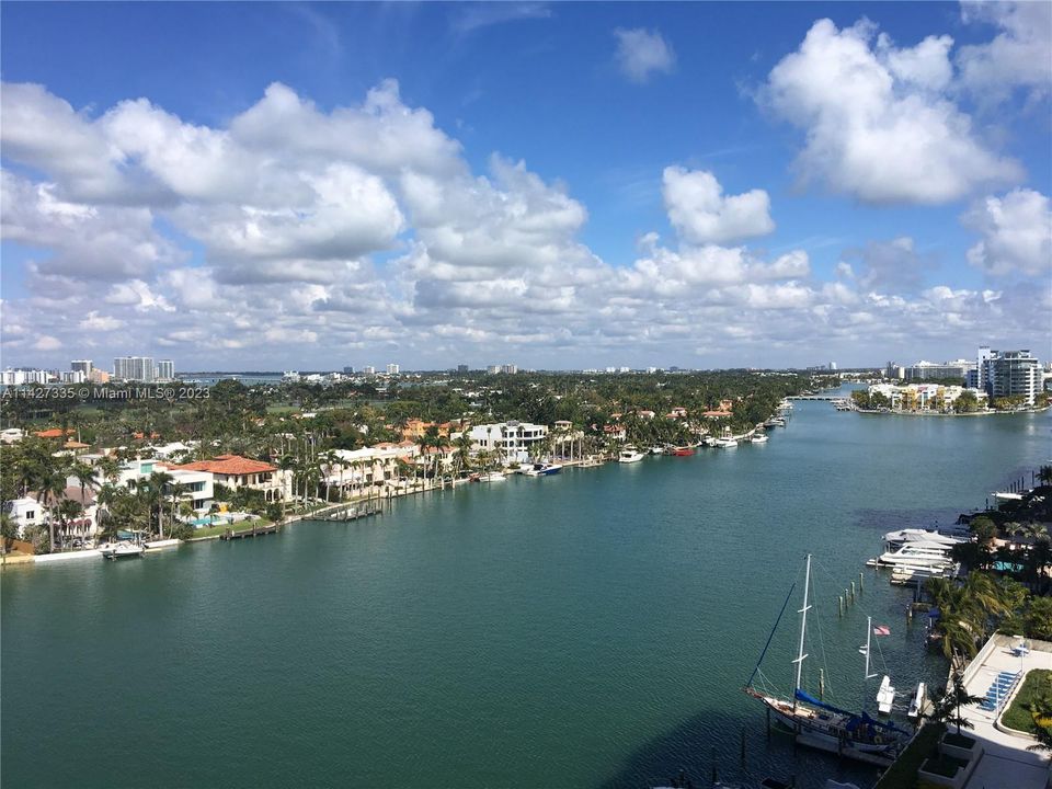 Recently Sold: $485,000 (1 beds, 1 baths, 930 Square Feet)